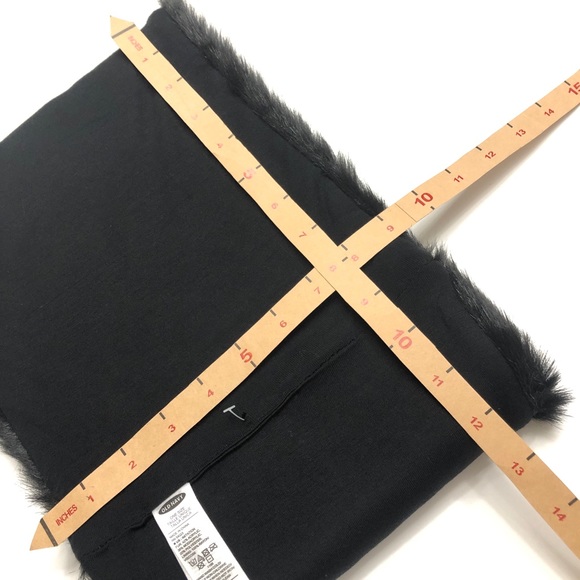 Old Navy Black Faux Fur Infinity Scarf - Picture 4 of 6